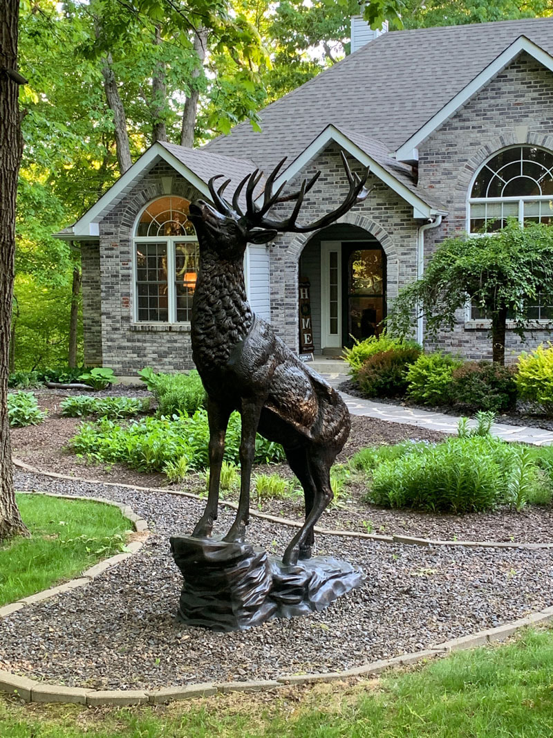 aluminum-elk-statue
