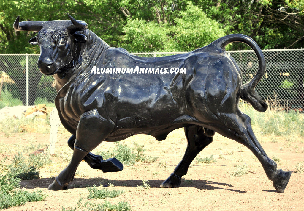 aluminum bull statue